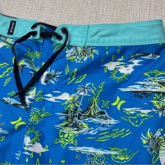 Hurley bathing suit. Size 29 - Picture 4 of 7